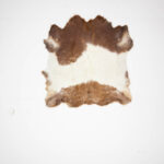 Koelap Stierenhuid - Bruinwit Egaal - 135 x 135 cm